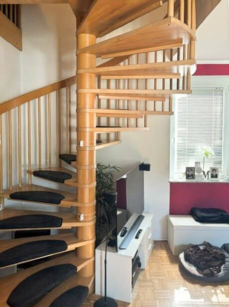 Maisonette apartment with 4 rooms, two balconies and underground garage space in Enns