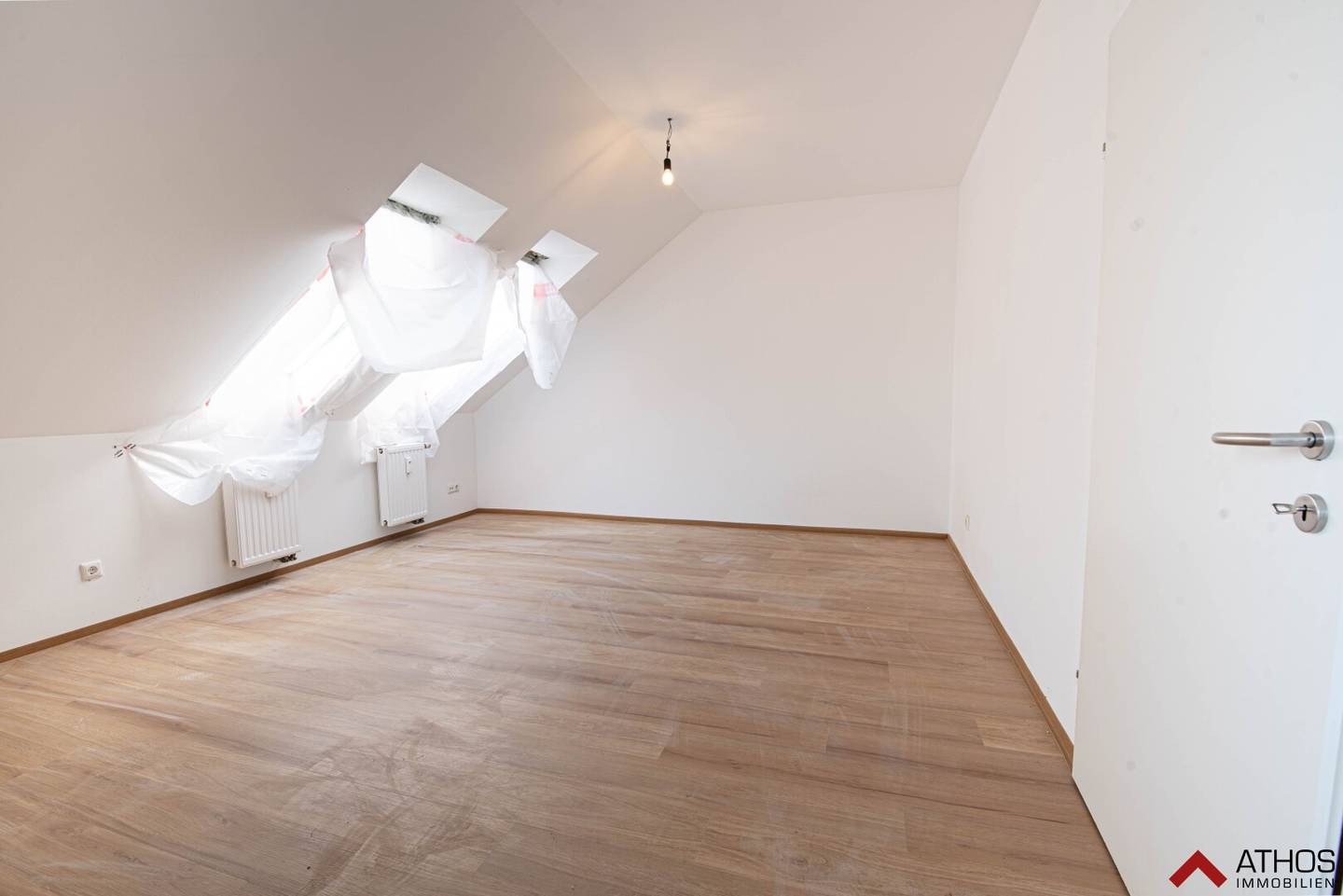 Efficient 1-room attic apartment with loggia