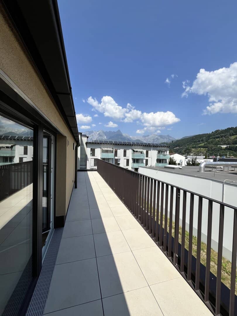 Erstbezug/Miete: Schöne Neubau-3-Zi-Dachterrassenwhg.