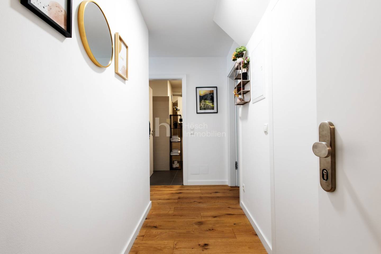 Attic maisonette with particularly generous terraces and city view