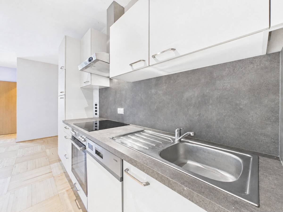 Ground floor apartment with private garden and underground parking
