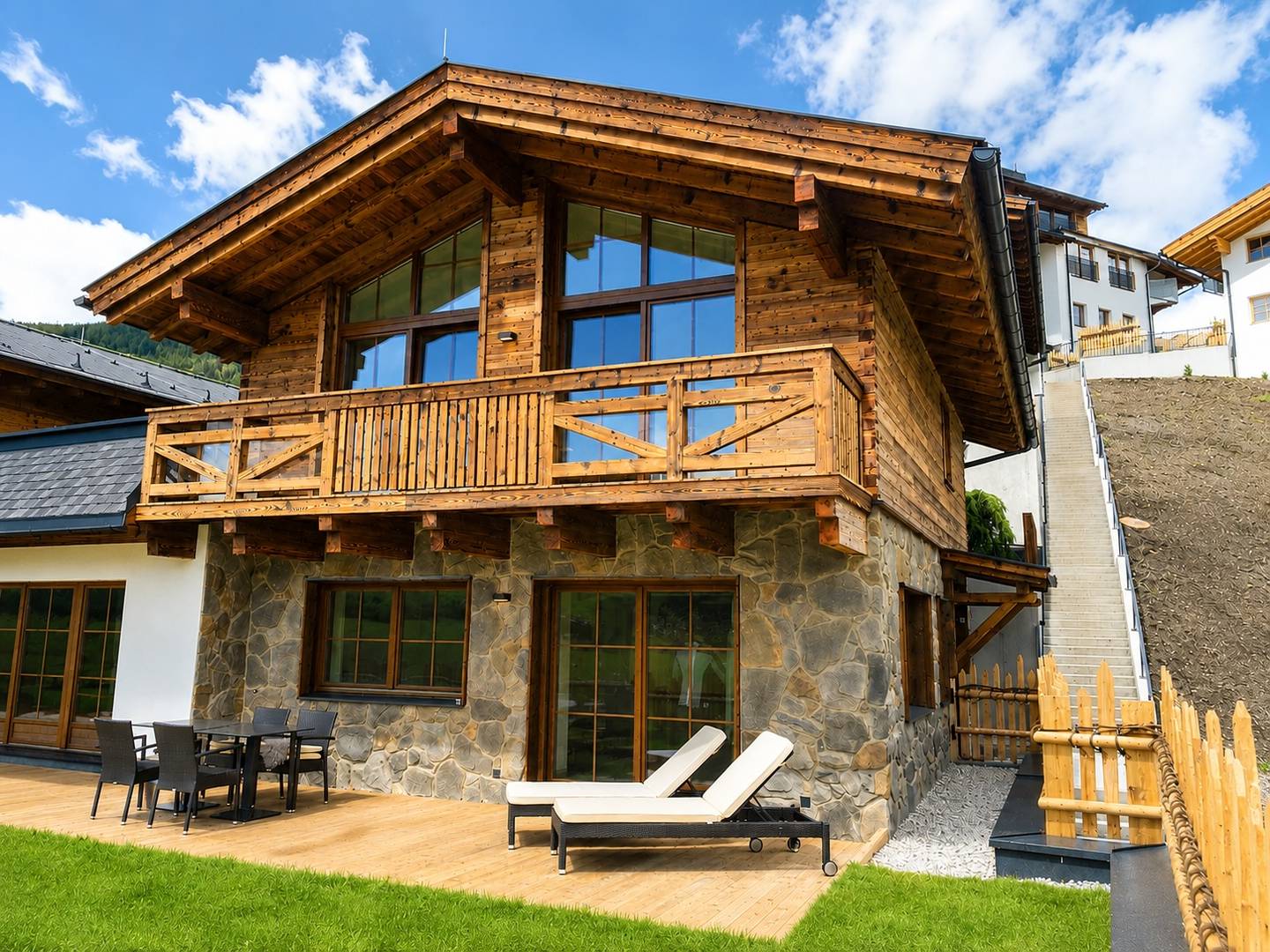 Alpenstil Ferienwohnung mit Terrasse und Wellness