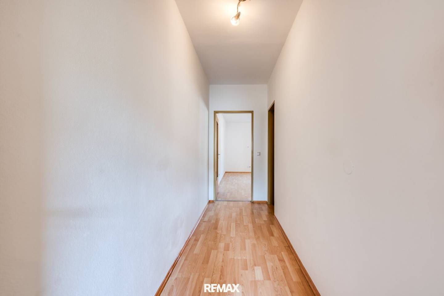 Condominium approx. 85 m² with loggia, soapstone stove and garage in Attnang Puchheim for sale