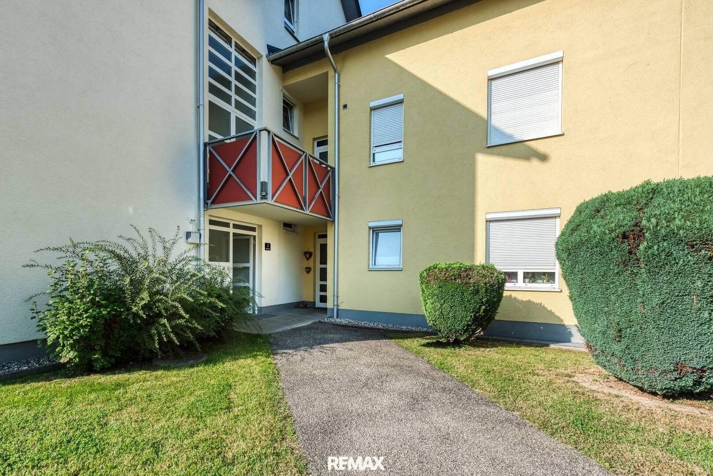 Condominium approx. 85 m² with loggia, soapstone stove and garage in Attnang Puchheim for sale