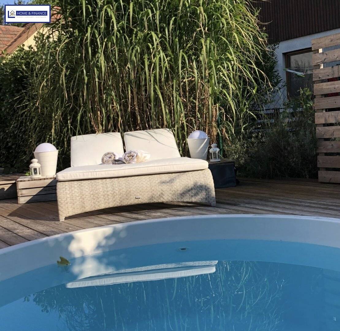 Wohnen wie im exquisiten Urlaub! Pool, Terrasse, Sonne und Privatsphäre