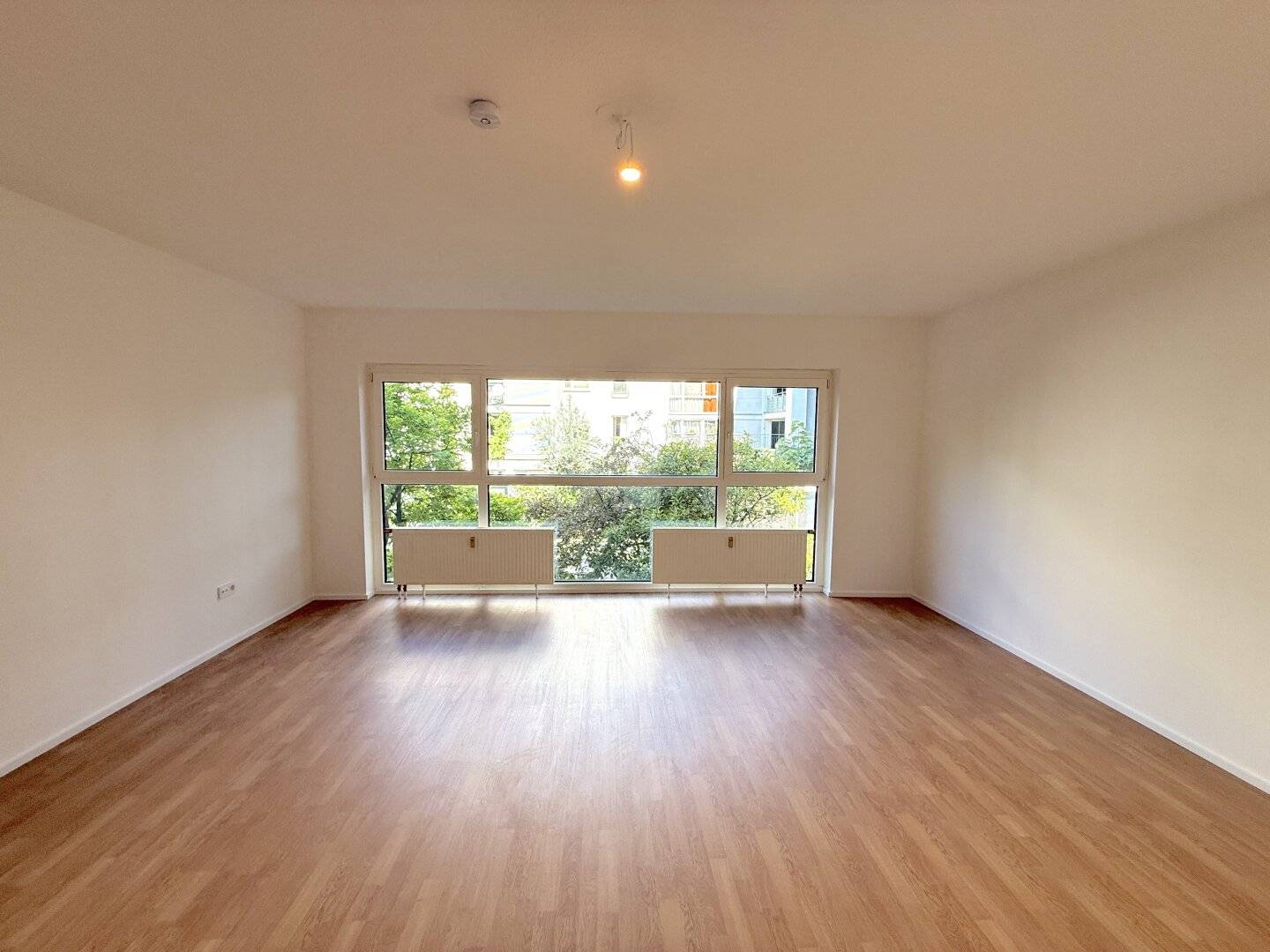Handelskai | Studio in courtyard-facing quiet location with green view for sale