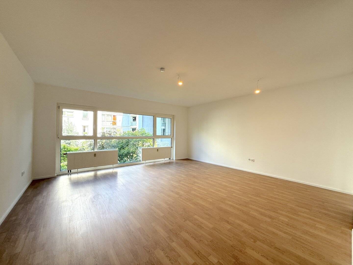 Handelskai | Studio in courtyard-facing quiet location with green view for sale