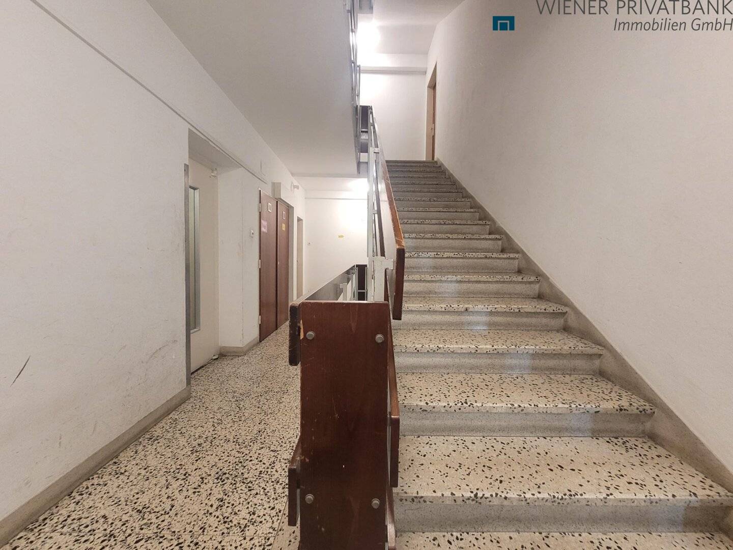 3 ROOM APARTMENT NEAR STADTHALLE
