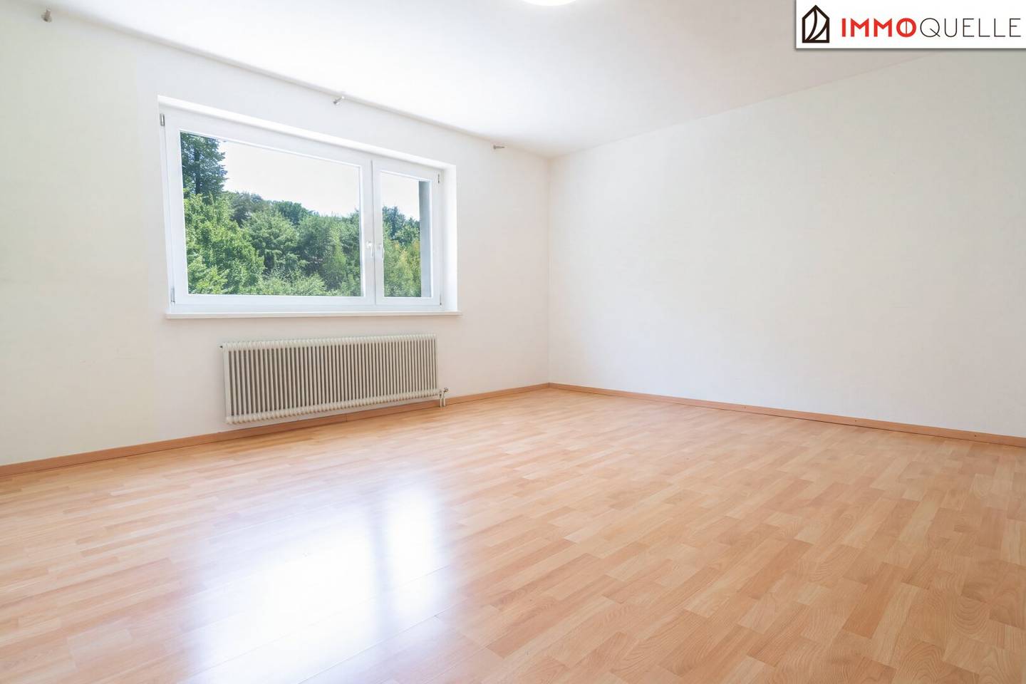 Living with a View of Greenery - Spacious 4-Room Apartment with Southeast Loggia, Practical Layout and View of Greenery