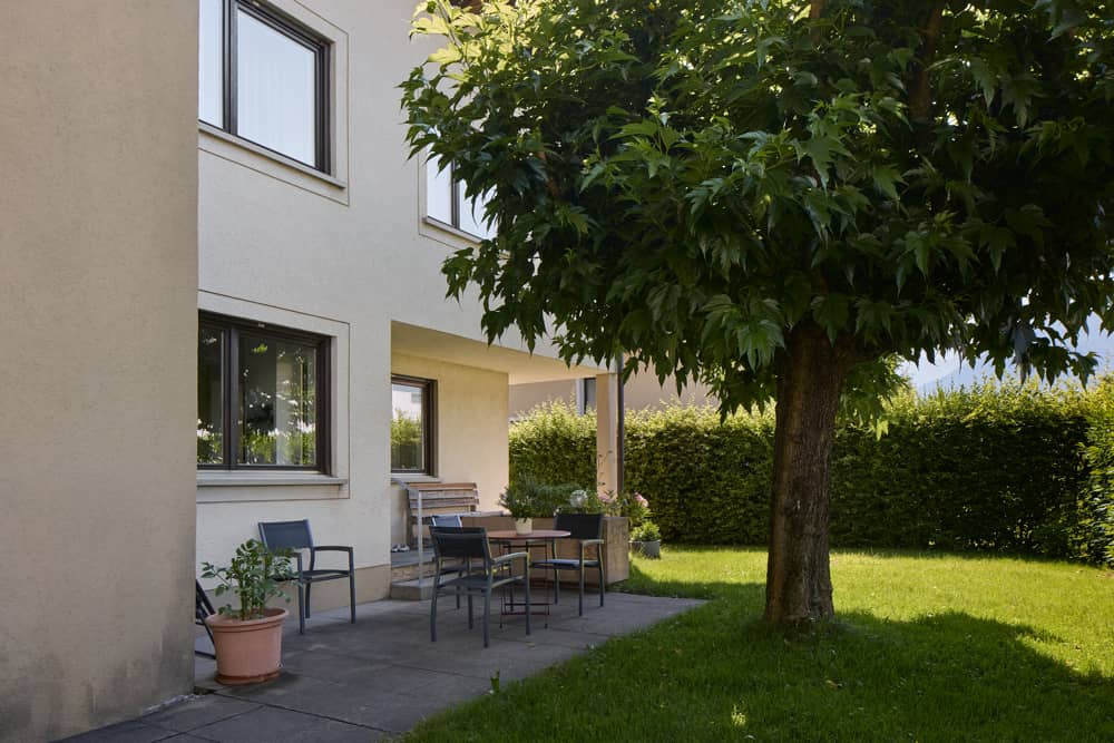 Familienwohnung mit großem Garten und Garage