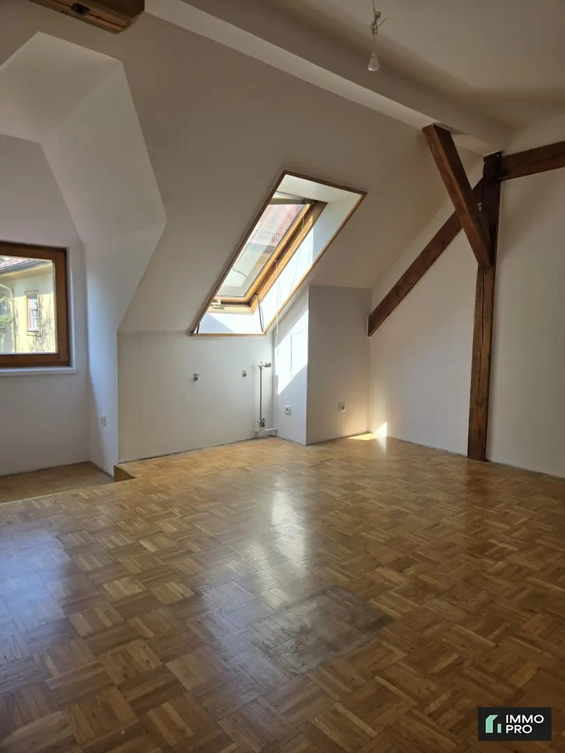 Generalsanierte 2 Zimmer Wohnung beim RESOWI