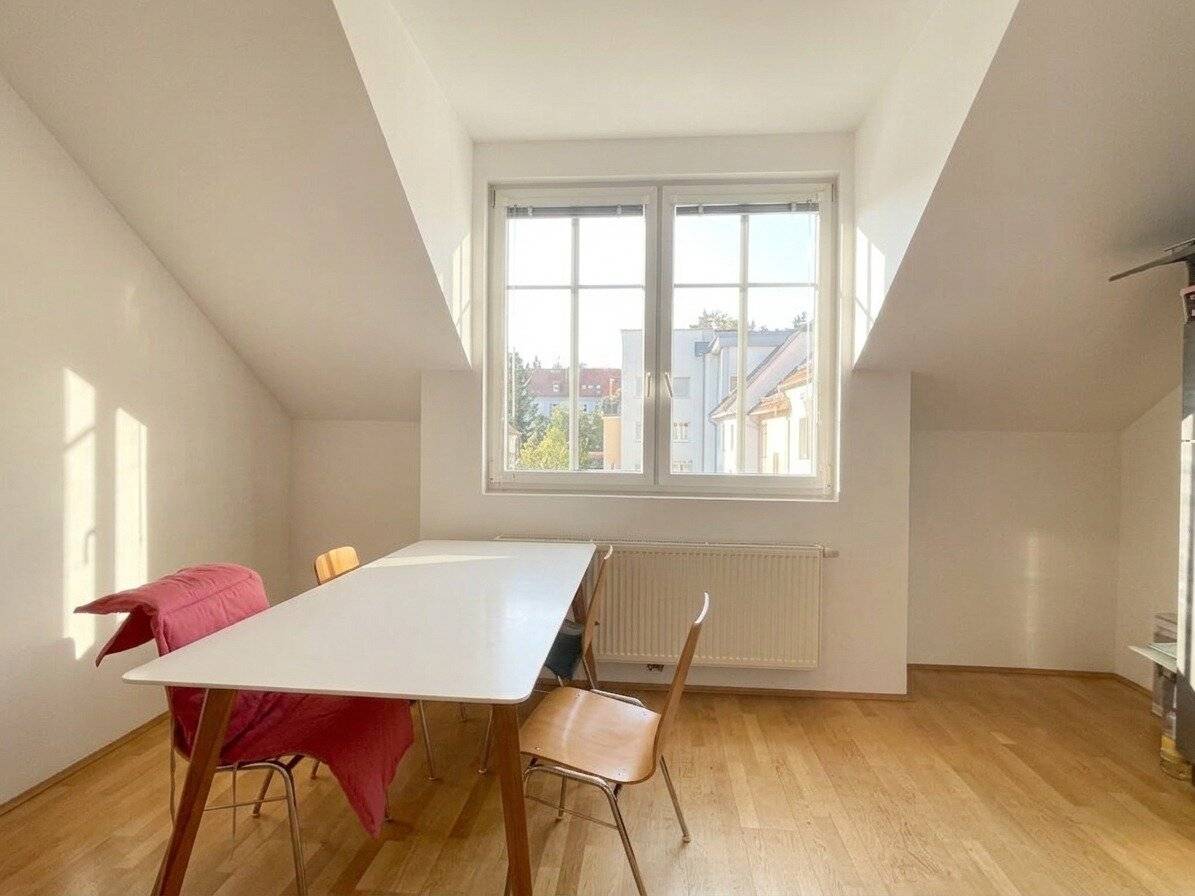 AIR CONDITIONED ATTIC APARTMENT - 85.07 m² TO FEEL AT HOME IN LINZ URFAHR