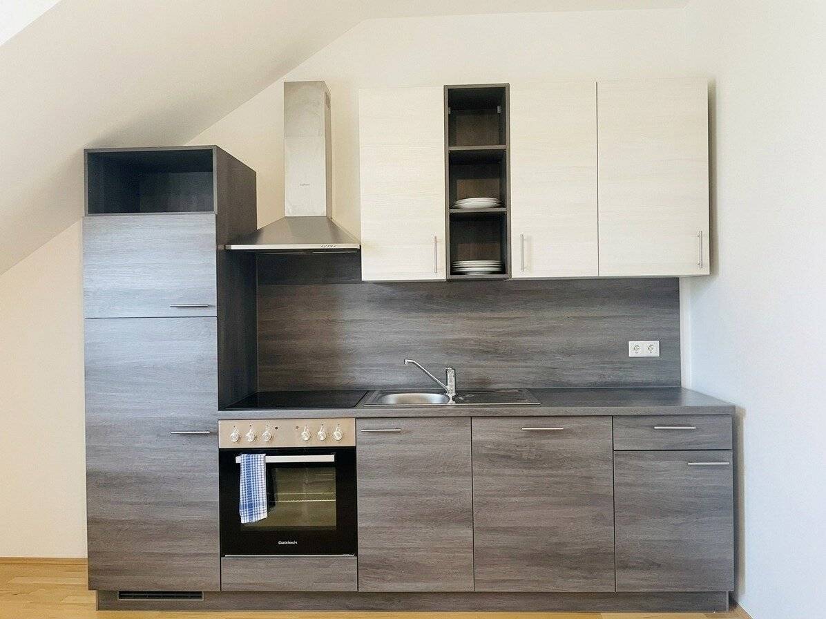 AIR CONDITIONED ATTIC APARTMENT - 85.07 m² TO FEEL AT HOME IN LINZ URFAHR