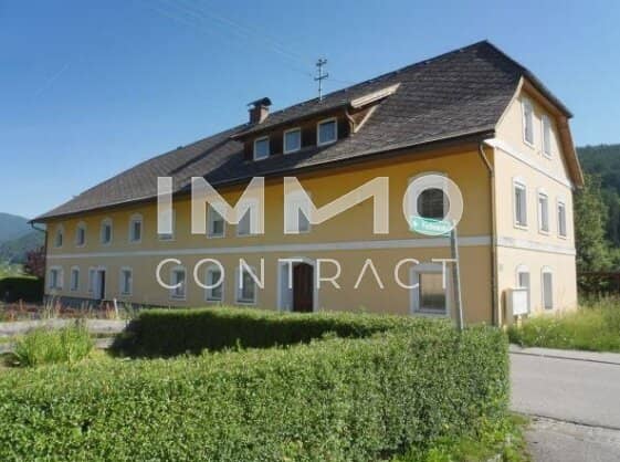 Mehrfamilienhaus mit 6 Wohneinheiten, auf großzügigem Grundstück und 6 Stellplätzen I  Hohes Potential für starke Rendite