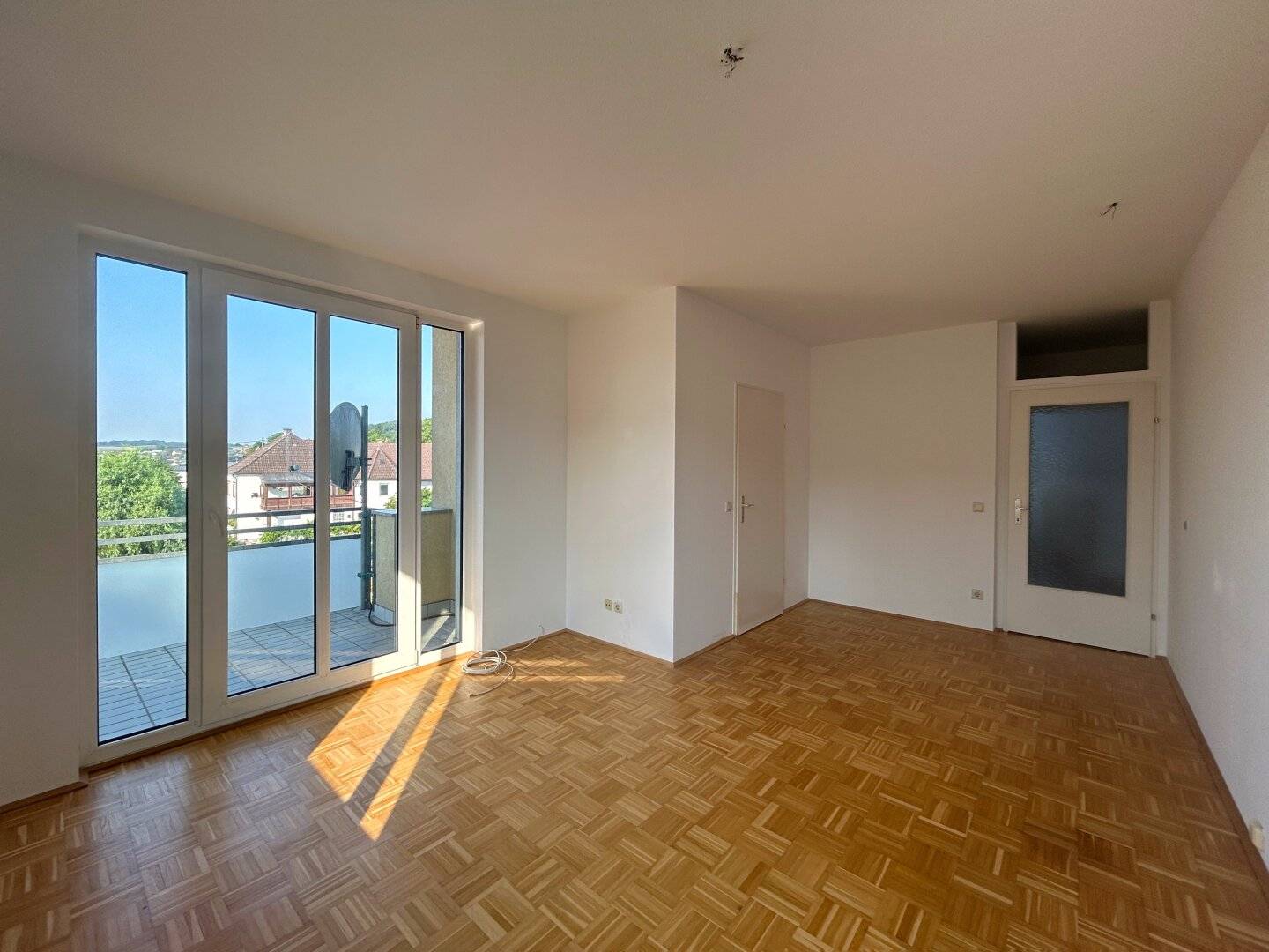 2 ROOM APARTMENT IN SCHWERTBERG WITH BALCONY AND PARKING