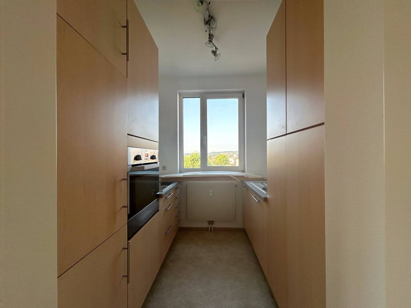2 ROOM APARTMENT IN SCHWERTBERG WITH BALCONY AND PARKING