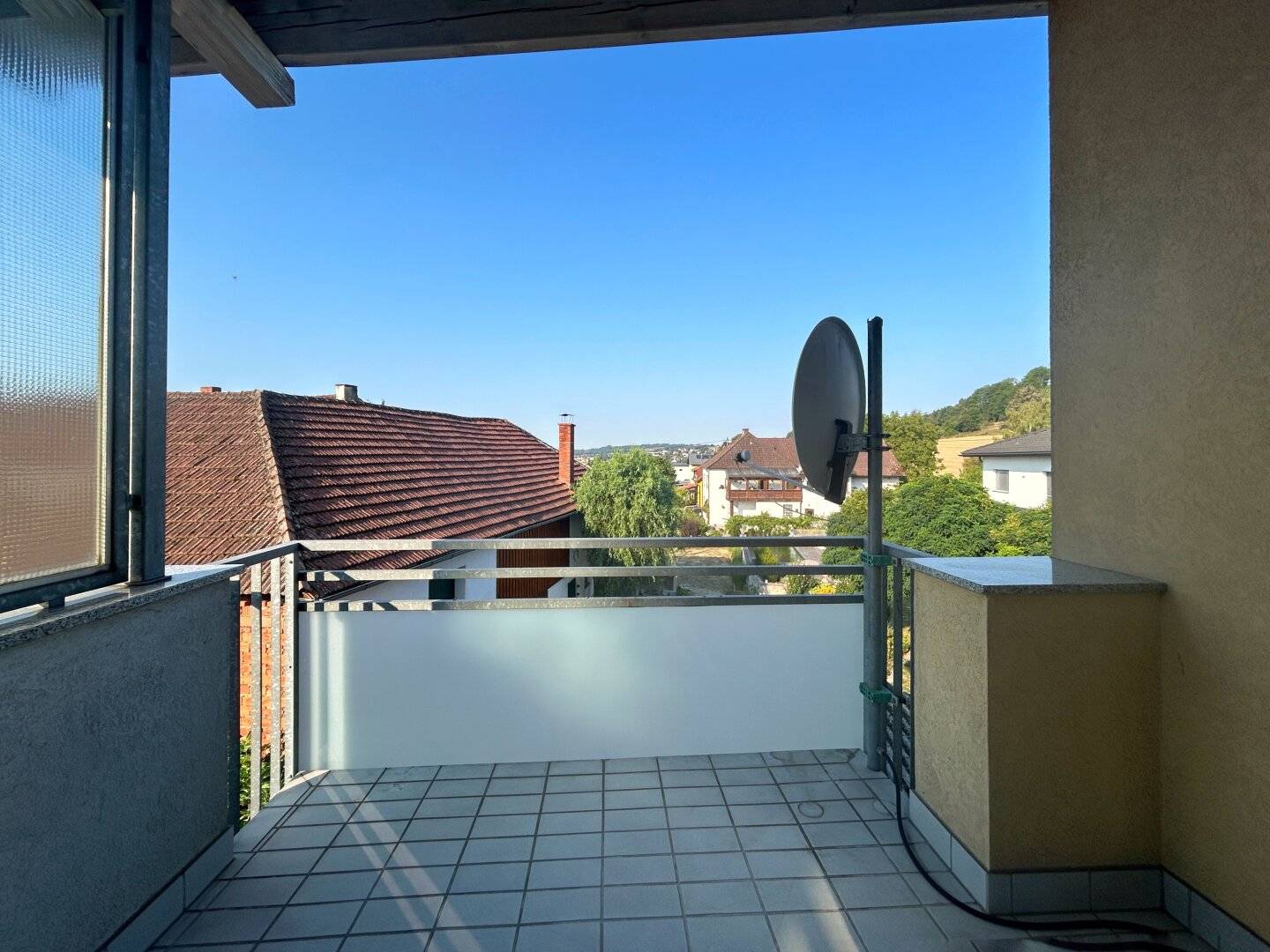 2 ROOM APARTMENT IN SCHWERTBERG WITH BALCONY AND PARKING