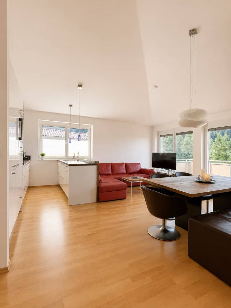 Modernes Wohnen mit Bergblick – Exklusive Dachgeschosswohnung in ruhiger Sonnenlage