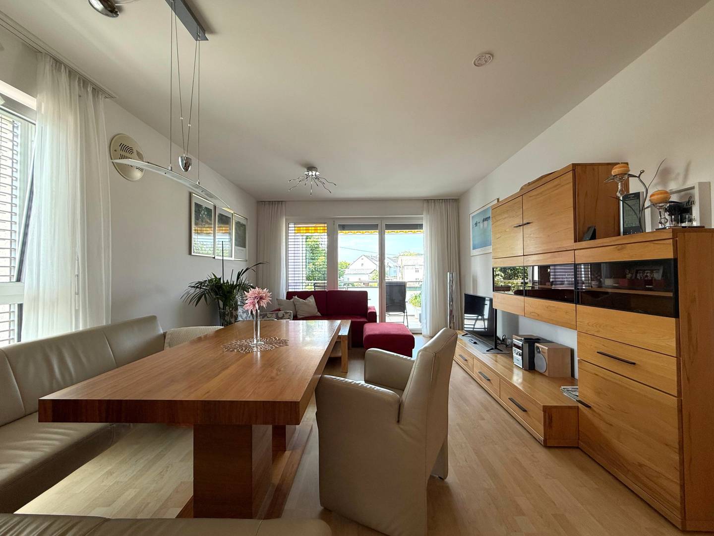 Apartment with large sunny loggia and underground parking