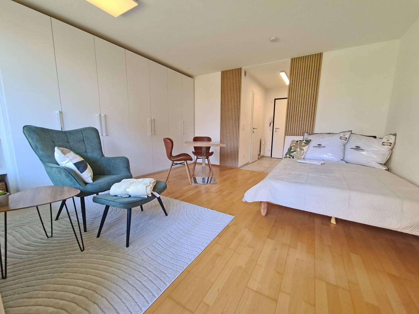 Fully furnished apartment near the lake in a quiet location