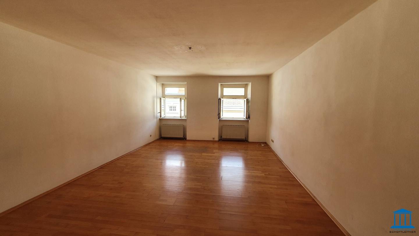 Rental apartment near the station including fitted kitchen with view of the pedestrian zone
