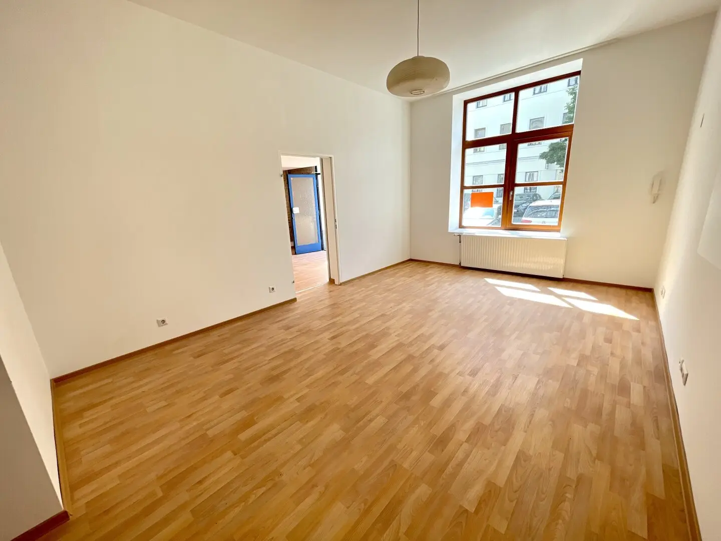 MODERNISIERTES UNBEFRISTETES BÜRO/STUDIO IN ALTBAUHAUS - GUTE LAGE - NÄHE U4 ROSSAUERLÄNDE UND AUGARTEN