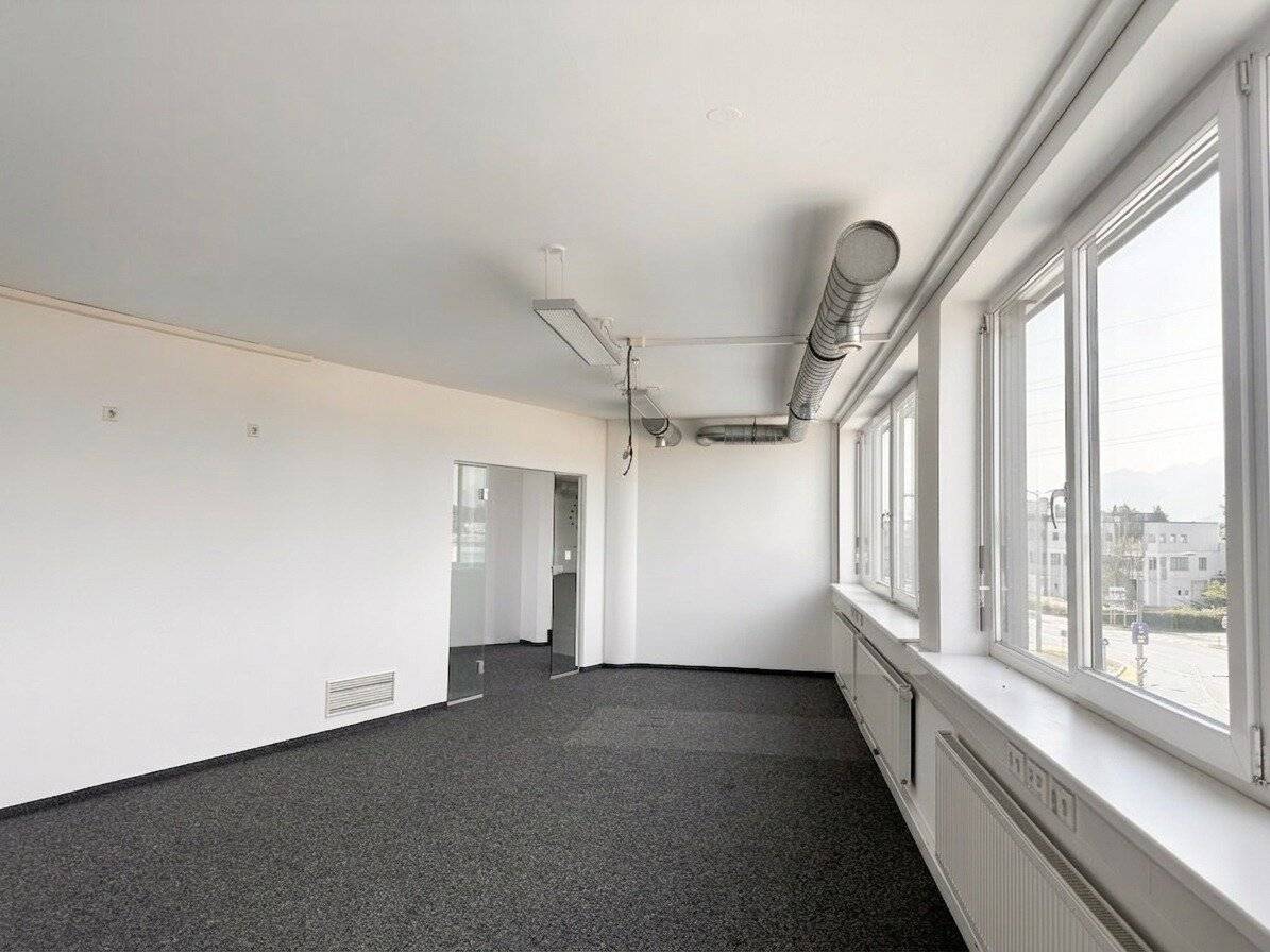Shared Office in central location