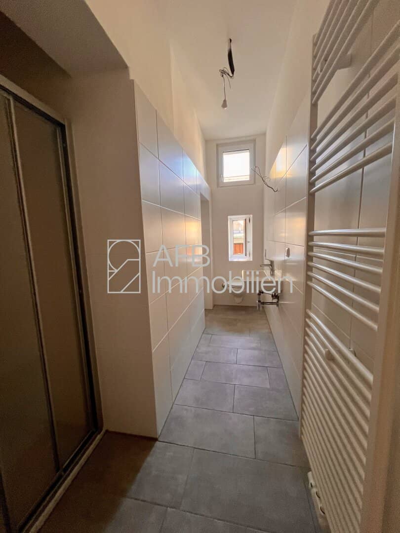 Old building office 4.5-room near Augarten for rent