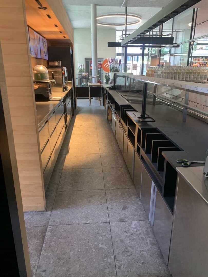 The ideal addition for the region: Available gastro shop space directly at MPREIS, St. Gallenkirchen