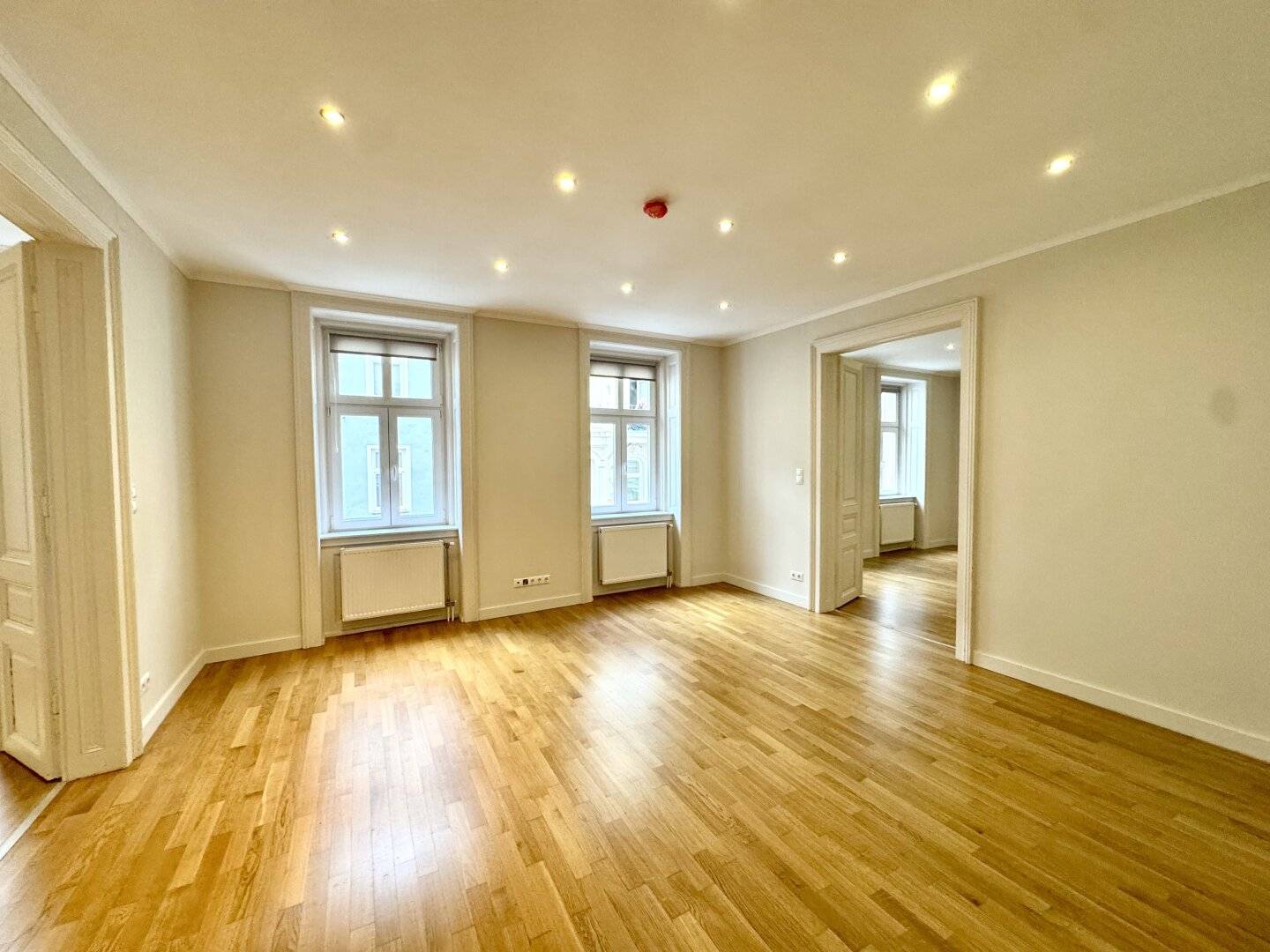 NEW! 3-room period apartment in top condition near Mariahilferstraße for rent! NO flatshares!