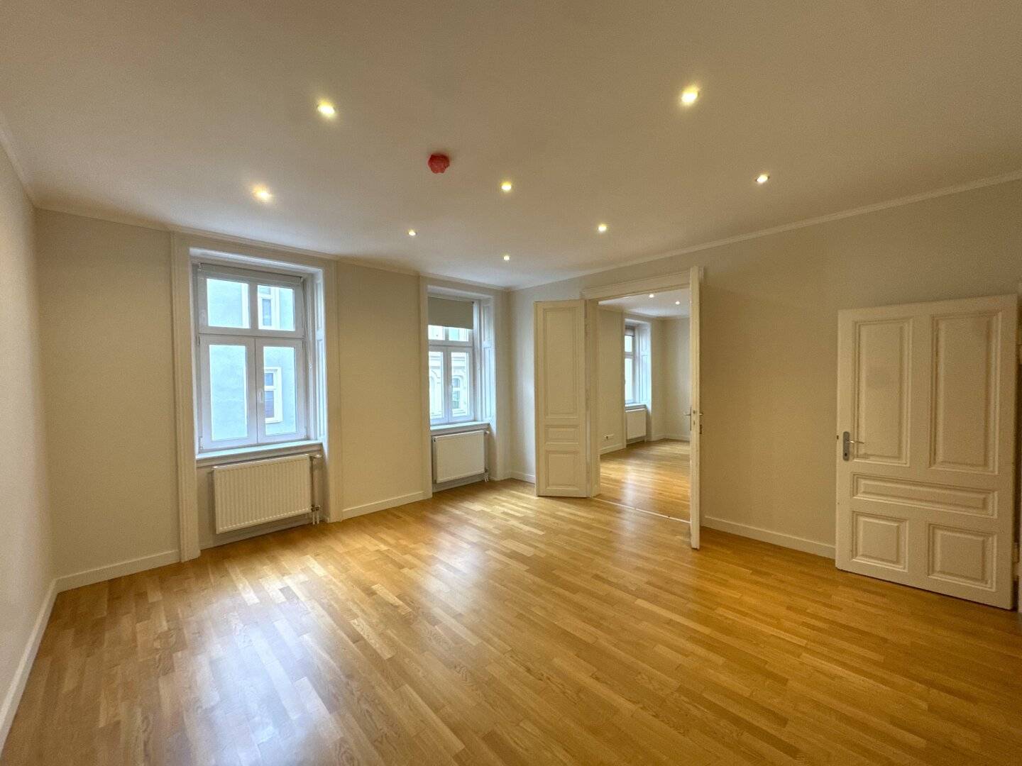 NEW! 3-room period apartment in top condition near Mariahilferstraße for rent! NO flatshares!