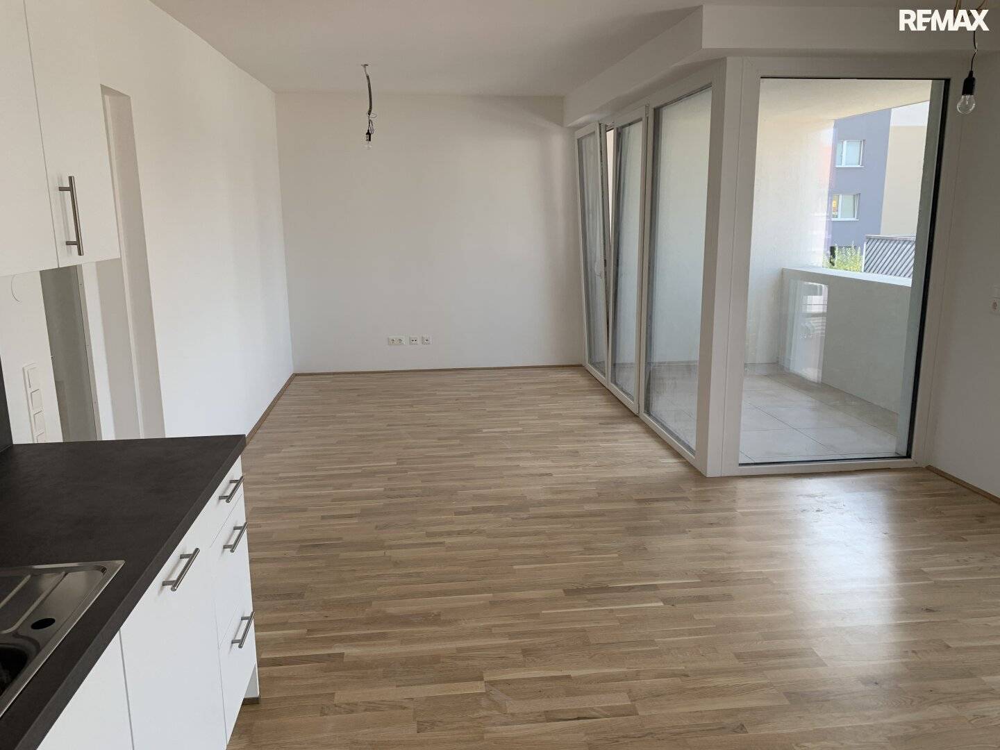 Exclusive living in the heart of Wiener Neustadt - Dream apartment in the attic fully renovated with balcony and parking space