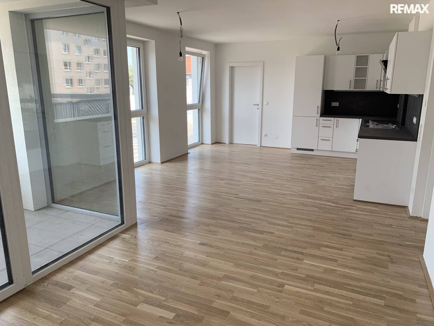 Exclusive living in the heart of Wiener Neustadt - Dream apartment in the attic fully renovated with balcony and parking space