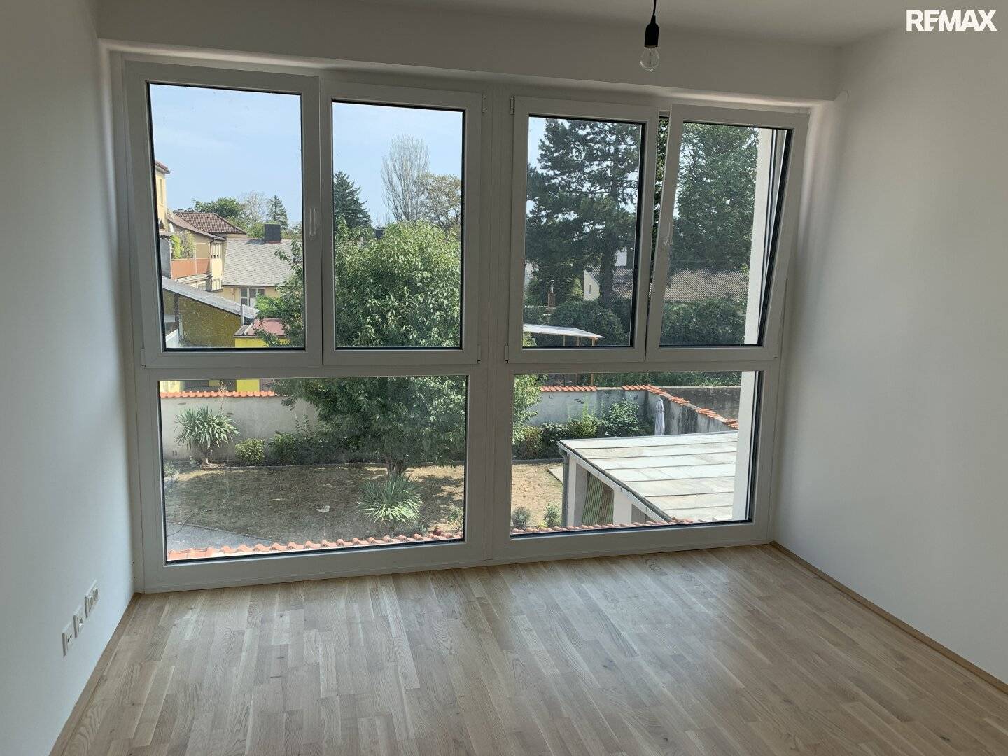 Exclusive living in the heart of Wiener Neustadt - Dream apartment in the attic fully renovated with balcony and parking space