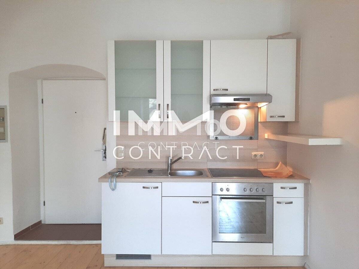 3-room apartment at Stadtplatz with large terrace also suitable as flatshare
