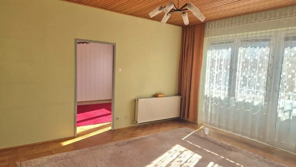 Großzügige 2 Zimmer Wohnung in Ruhelage in JEDLESEE