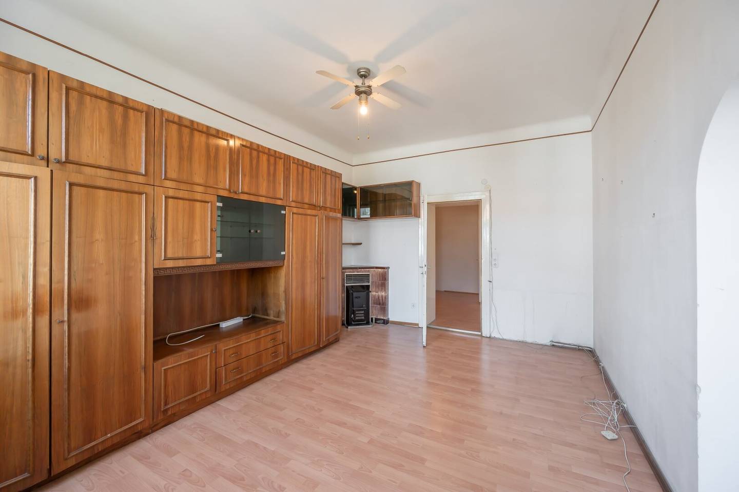 ++NEU++ Große 4-Zimmer-Altbauwohnung mit ca. 7 m² Balkon – Viel Platz &amp; Potenzial!