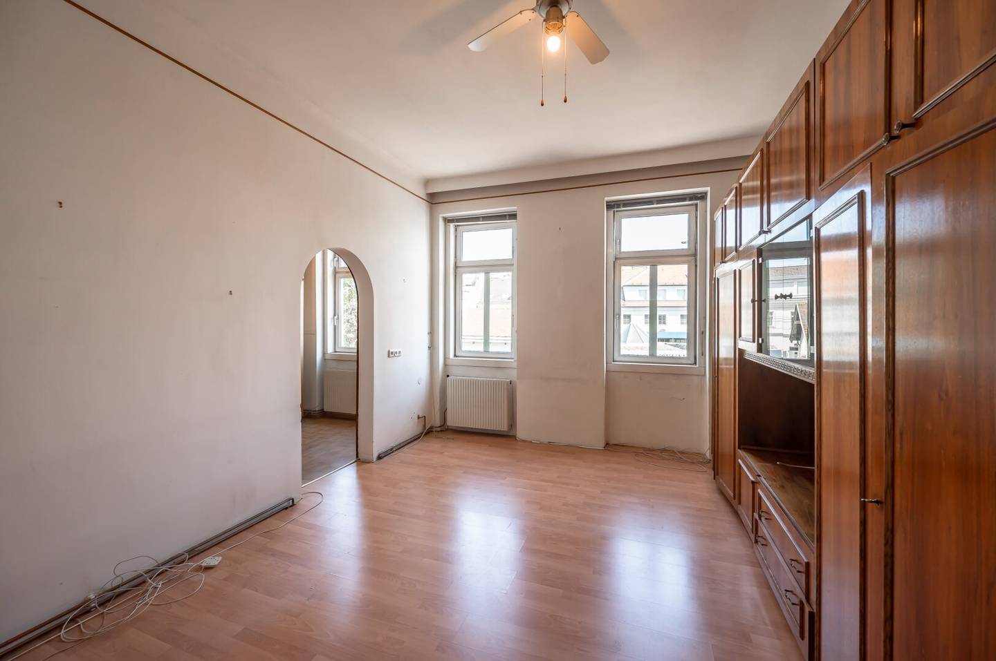 ++NEU++ Große 4-Zimmer-Altbauwohnung mit ca. 7 m² Balkon – Viel Platz &amp; Potenzial!