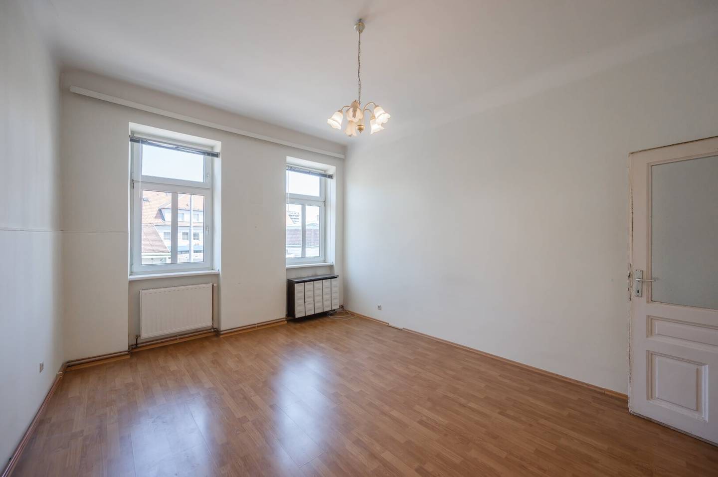 ++NEU++ Große 4-Zimmer-Altbauwohnung mit ca. 7 m² Balkon – Viel Platz &amp; Potenzial!