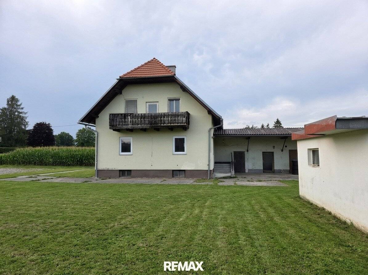 Haus samt Grundstück