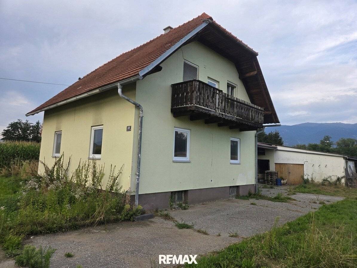Single-family house in need of renovation with spacious plot in a quiet location in St. Andrä