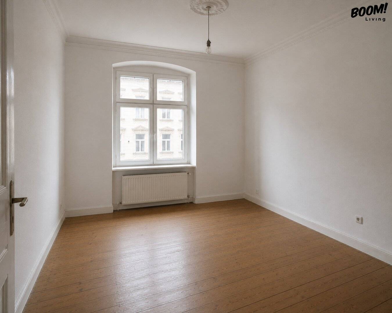 Charming period apartment with development potential in prime location