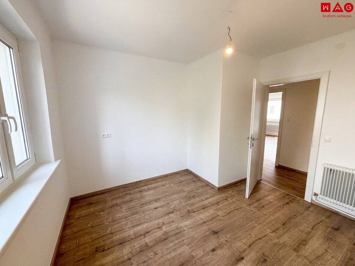 Neu sanierte Wohnung mit Balkon!