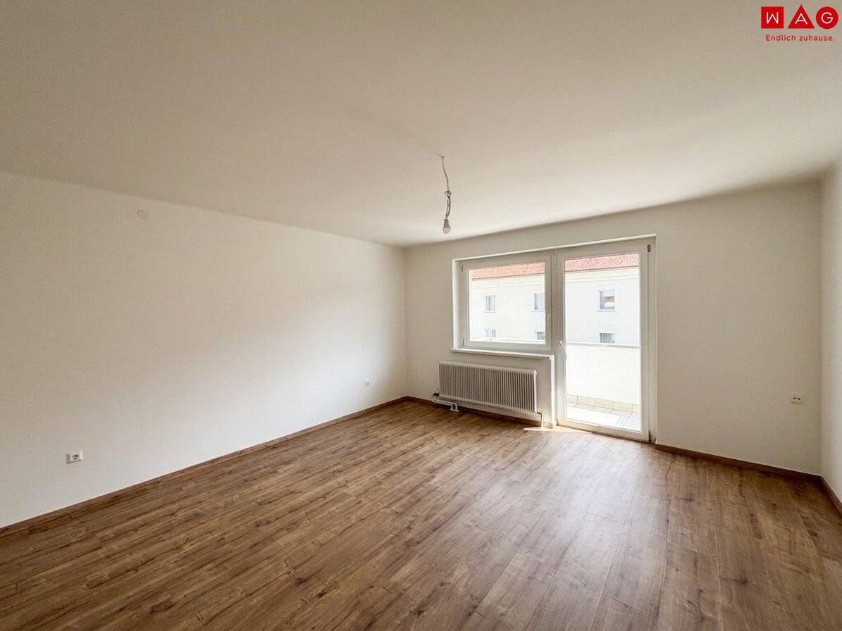 Neu sanierte Wohnung mit Balkon!
