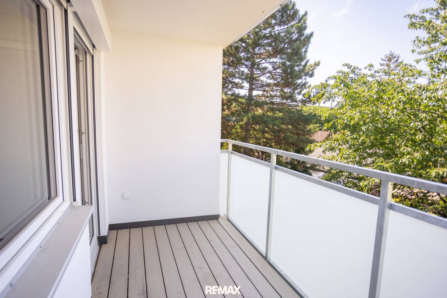 3-room apartment with 2 loggias in quiet courtyard location