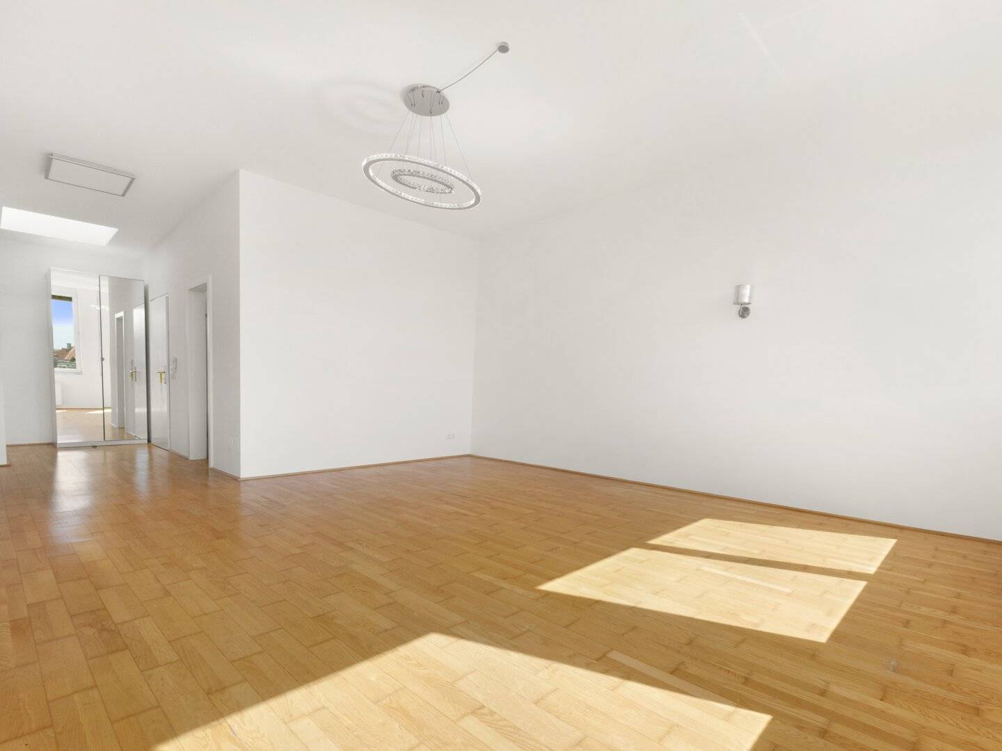 Traumhafte und junge 4 Zimmer 110m² Terrassenwohnung plus 2 Tiefgaragenplätze - Stadtwohnung - Hans-Sachs-Straße