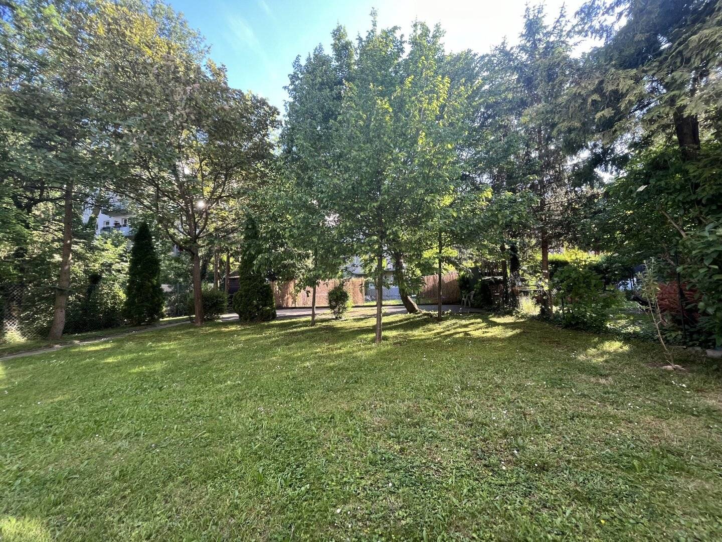 Living with view of greenery, 2-room ground floor apartment with garden use, 1130 Wien, near U4