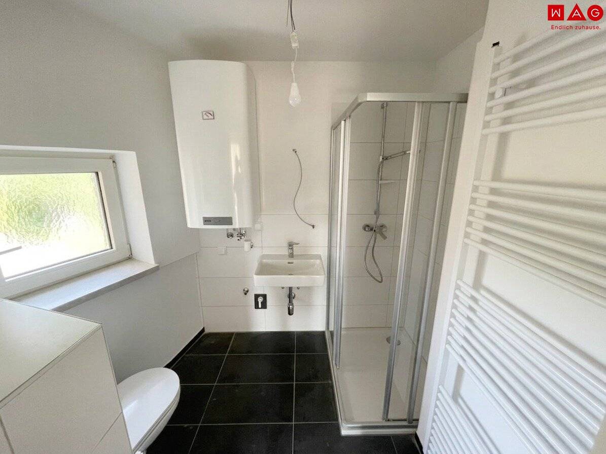 Sanierte 2-Zimmer Wohnung mit eigenem Garten!