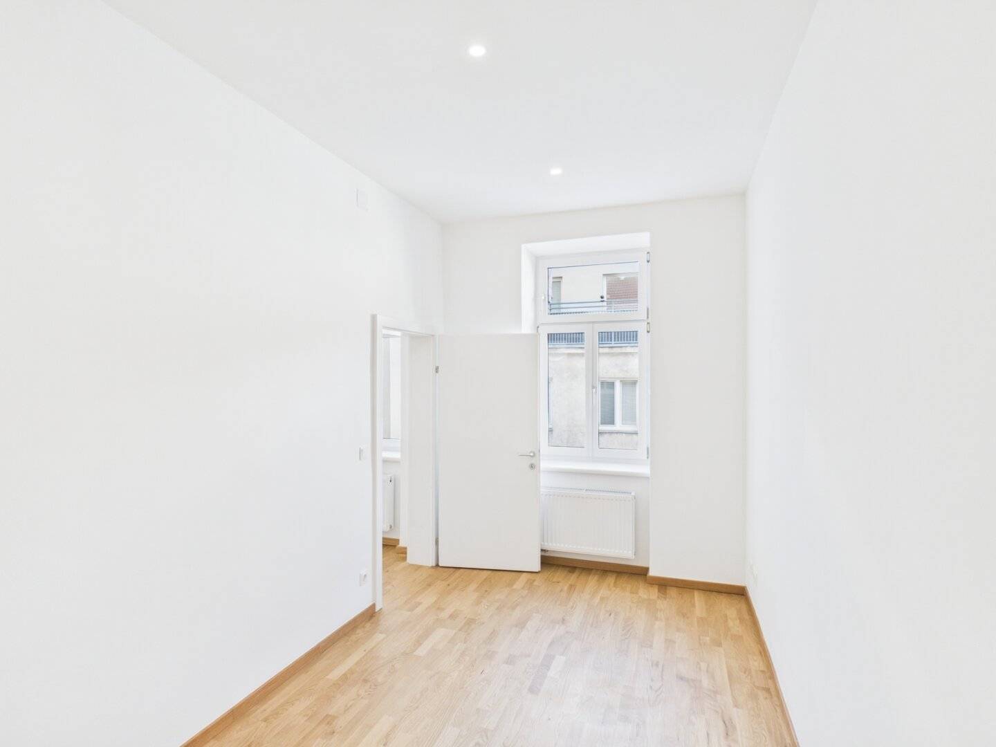 Freshly renovated 2-room apartment near the WU