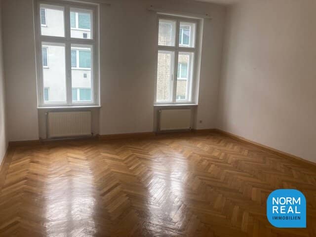 Helle 2 Zimmer Altbauwohnung